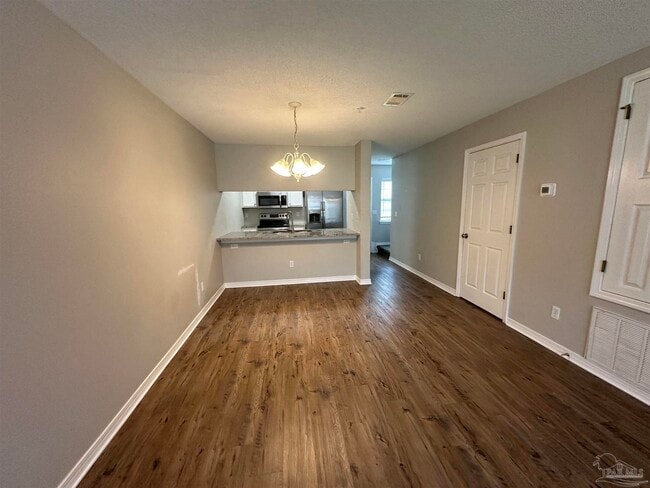 Building Photo - 150 S Crow Rd