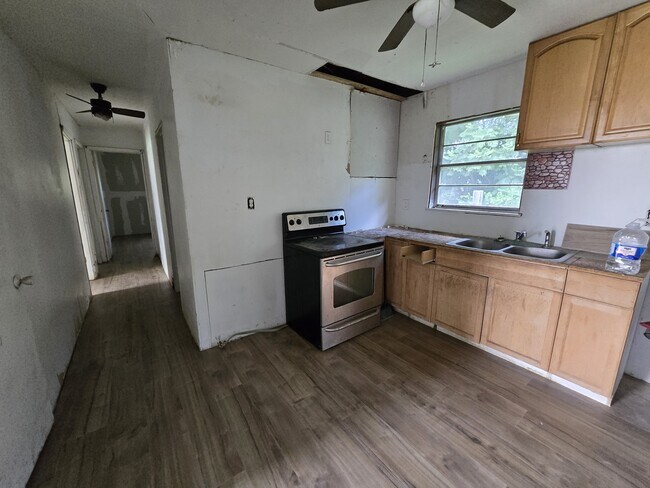 Foto del edificio - 122 3rd St SW
