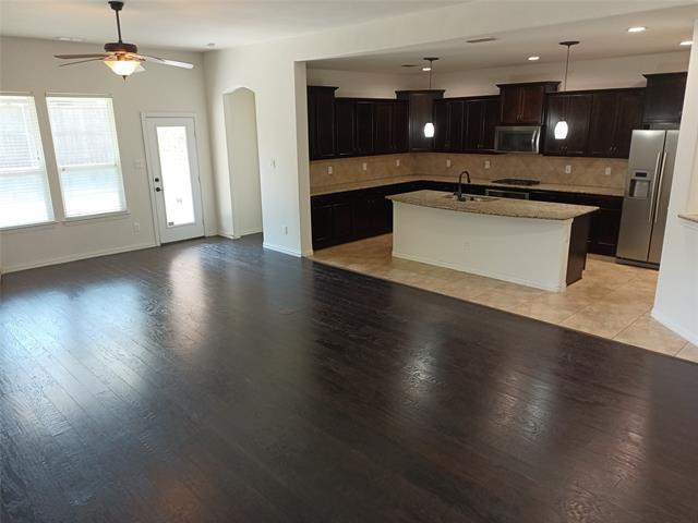 Foto del edificio - 1704 Freedom Dr