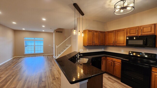 Foto del edificio - 1545 Cass Lake Rd