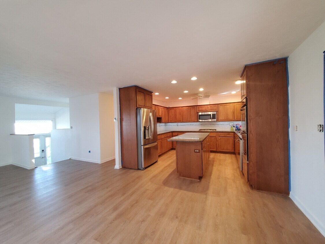Primary Photo - 2131 Bonvue Dr