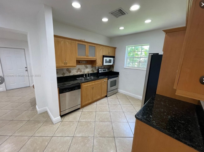 Building Photo - 2225 SW 25th Ter