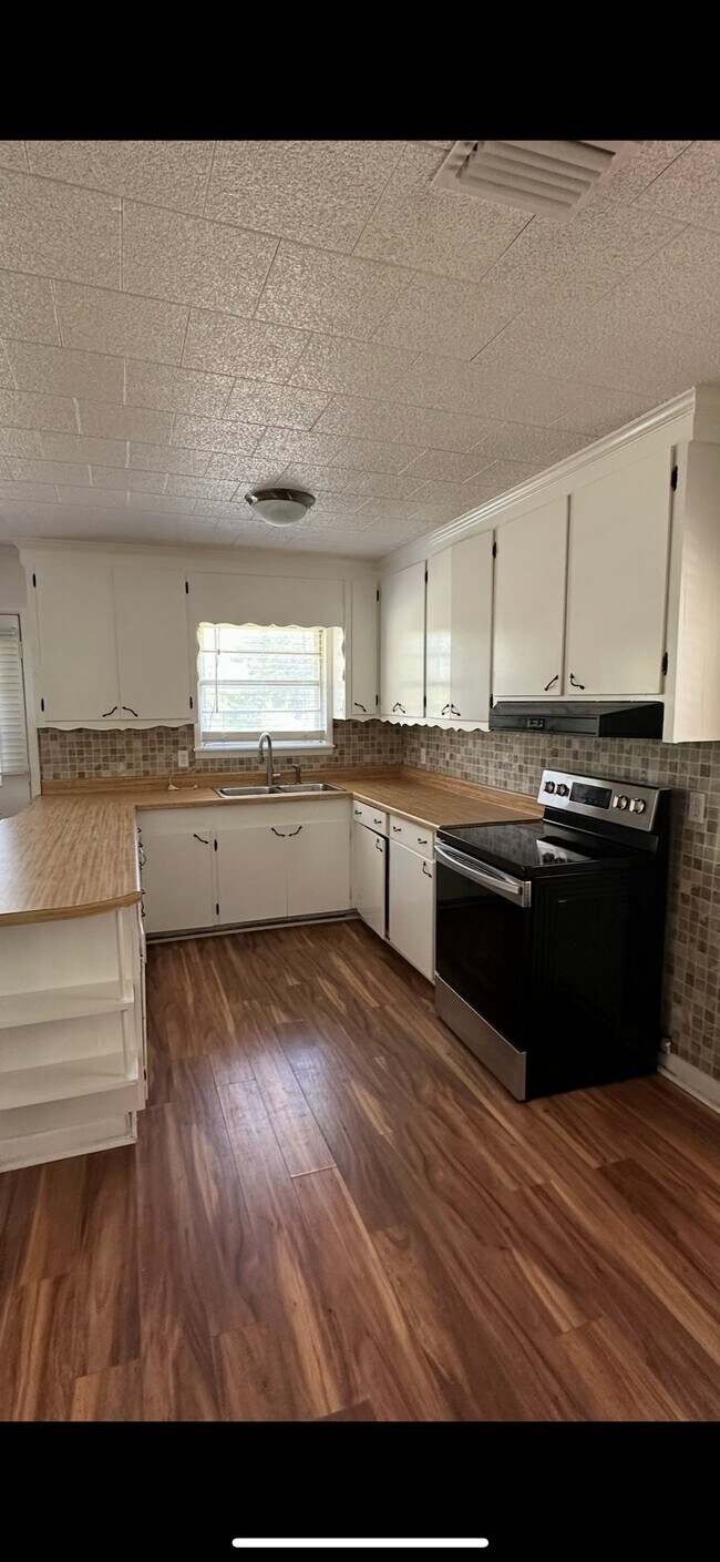 Foto del edificio - 854 River Crest Rd