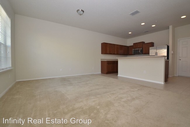 Building Photo - 2 br, 2.5 bath House - 207 Silverglen Lane