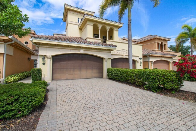 Building Photo - ** FIDDLER'S CREEK 3/3 WATERFRONT COACH HOME ** SOCIAL MEMBERSHIP TO FIDDLER'S CREEK **