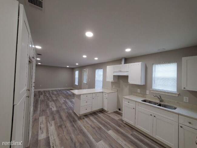 Foto del edificio - 2 br, 1 bath House - 802 Bilbo St