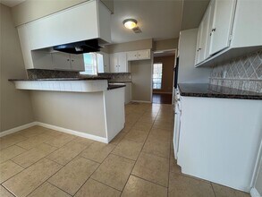 Building Photo - 171 Bluebonnet St