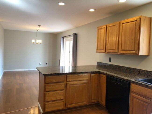 Building Photo - Beautiful 3 Bdrm house in South Anchorage ...