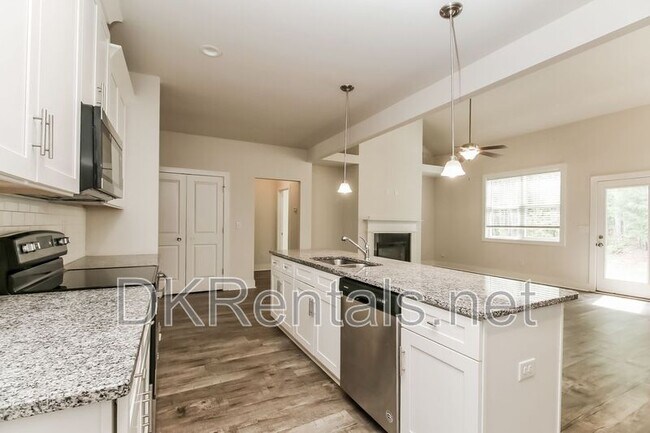 Building Photo - 140 Stewart Glen Dr