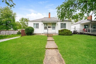 Building Photo - 2654-2656-2656 Avalon Pl