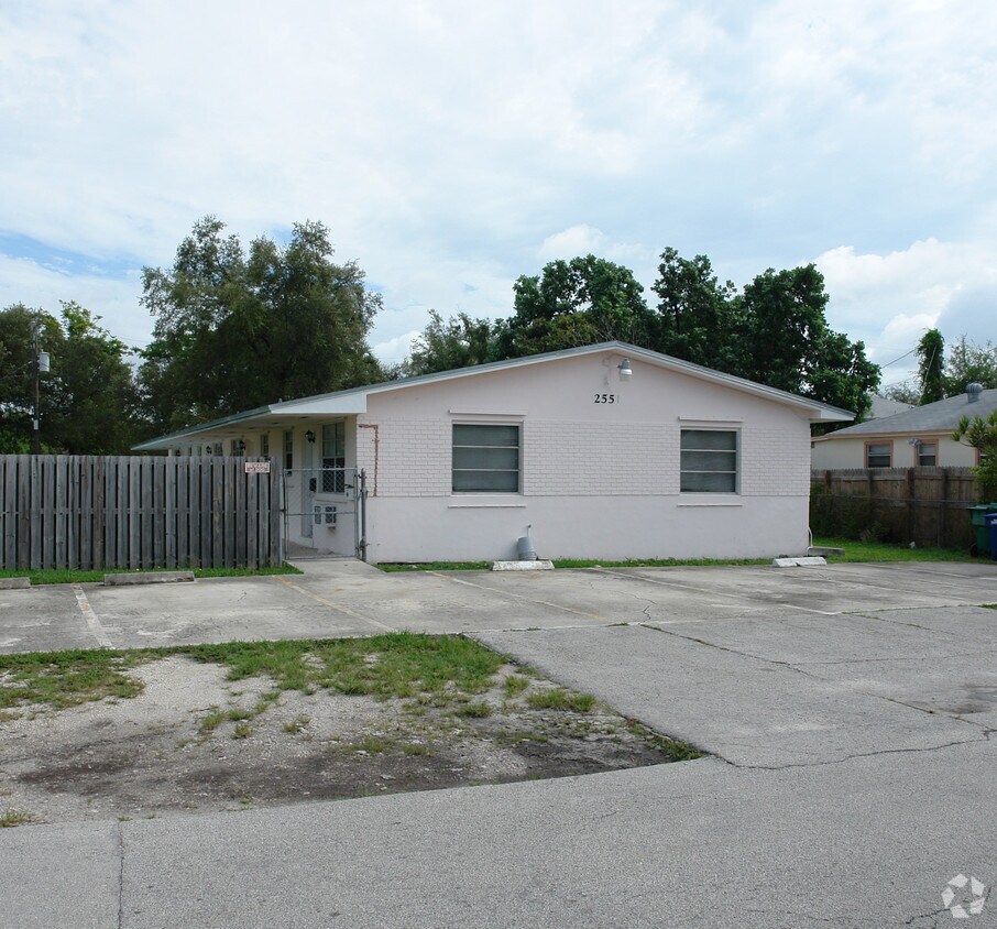 Building Photo - 2551 NE 192nd St