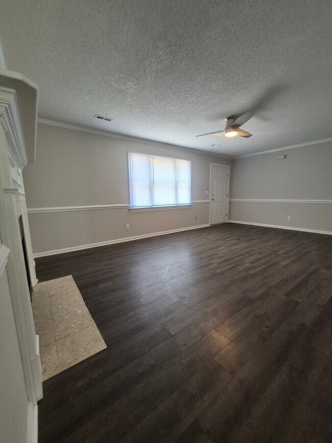 Foto del edificio - 2909 Cedar Creek Rd