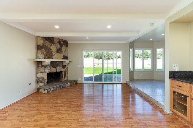 Foto del edificio - 2167 Baseline Rd