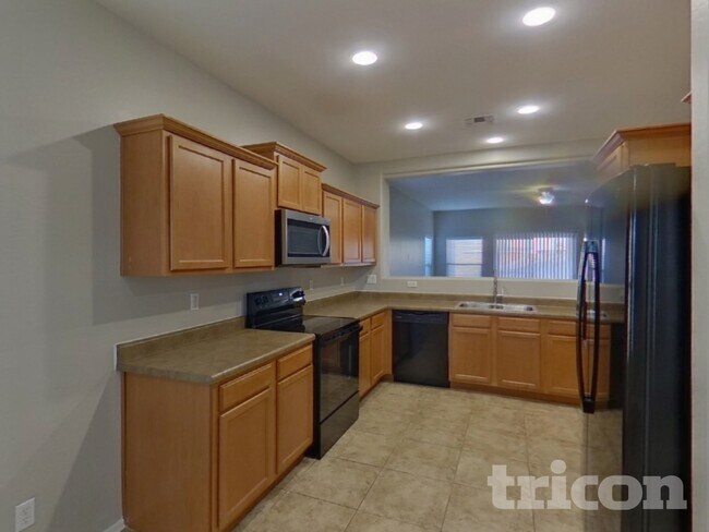 Foto del edificio - 42756 W Elizabeth Ave