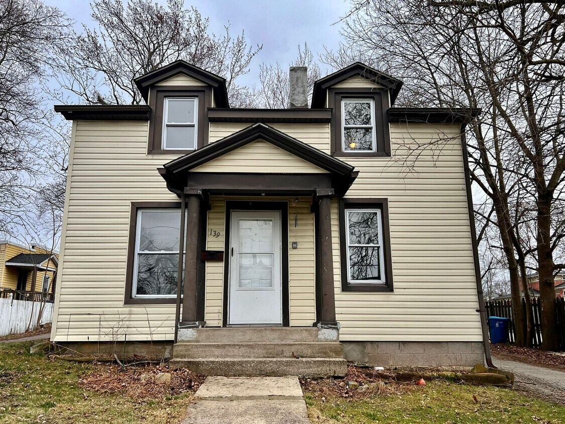 Primary Photo - 139 W Jackson