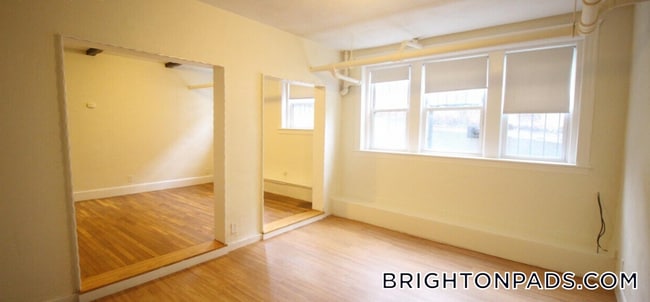 Building Photo - 8 Vinal St