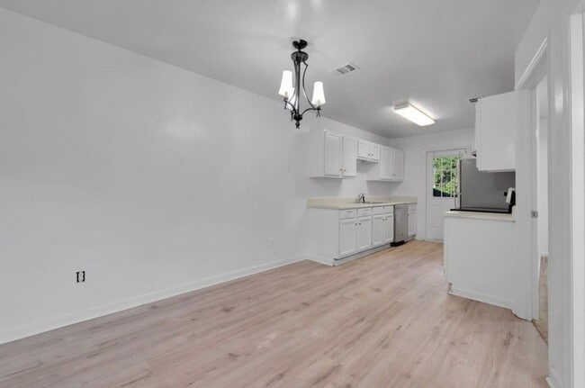Building Photo - 1264 Ocala Rd