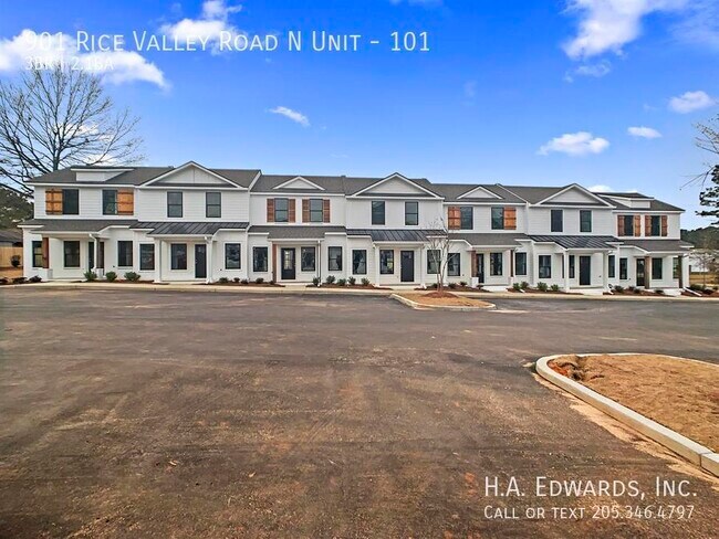 Foto del edificio - 901 Rice Vly Rd N