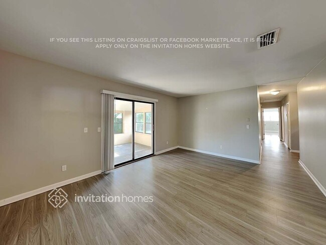 Foto del edificio - 1517 Bentin Dr N