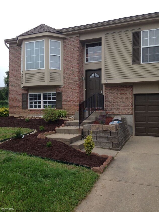 Foto principal - 7355 Sterling Springs Way