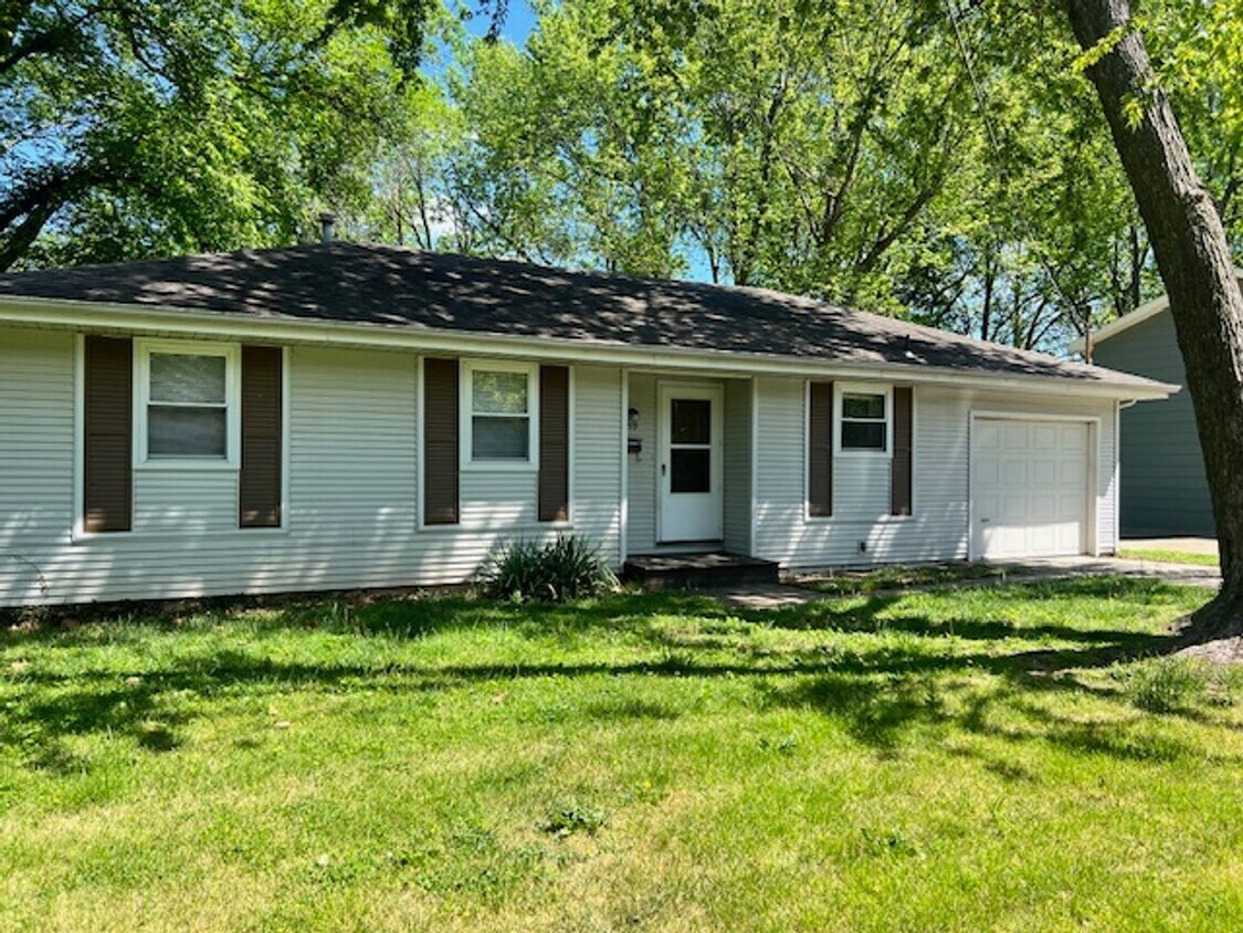 219 E Berkeley St, Springfield, MO 65807 House Rental in Springfield