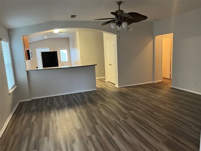 Foto del edificio - 1907 Cold River Dr