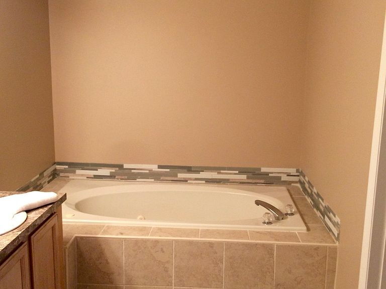 Primary Photo - 28 Forest Cove Dr