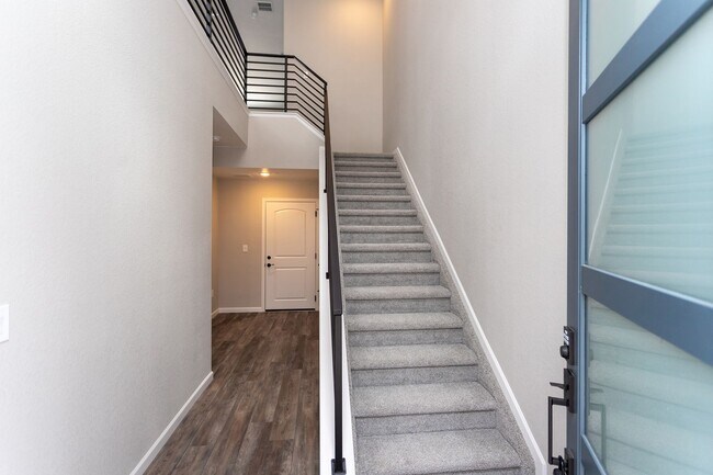 Foto del edificio - Sophisticated Living: Stunning 3-Bedroom T...