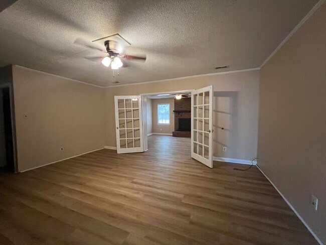 Foto del edificio - 6458 Easthampton Rd