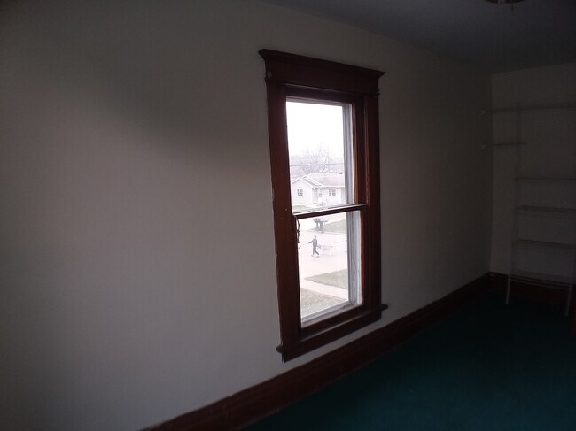 Building Photo - 111 7th St NE