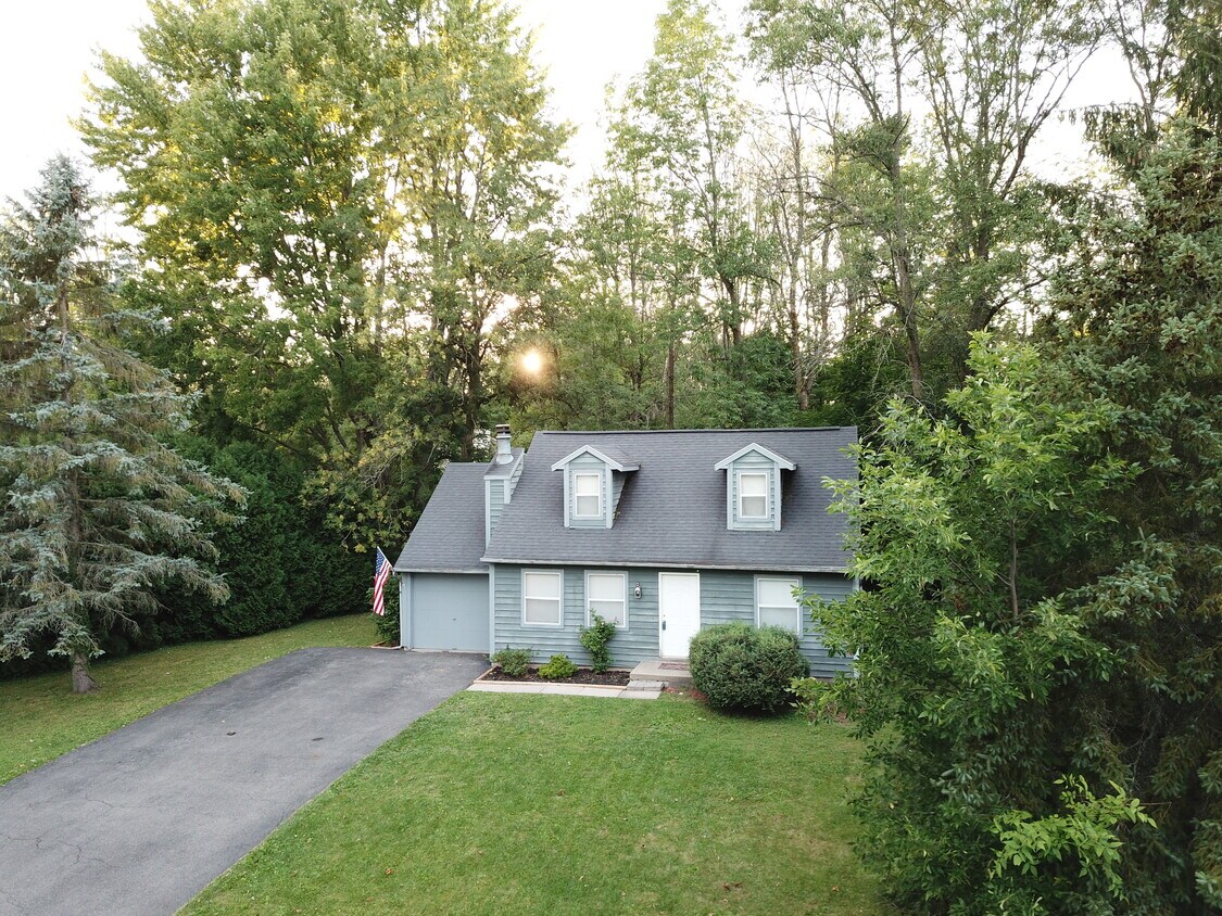 Front - 8653 Braewood Dr