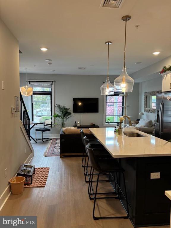 Foto del edificio - 7517 Ridge Ave