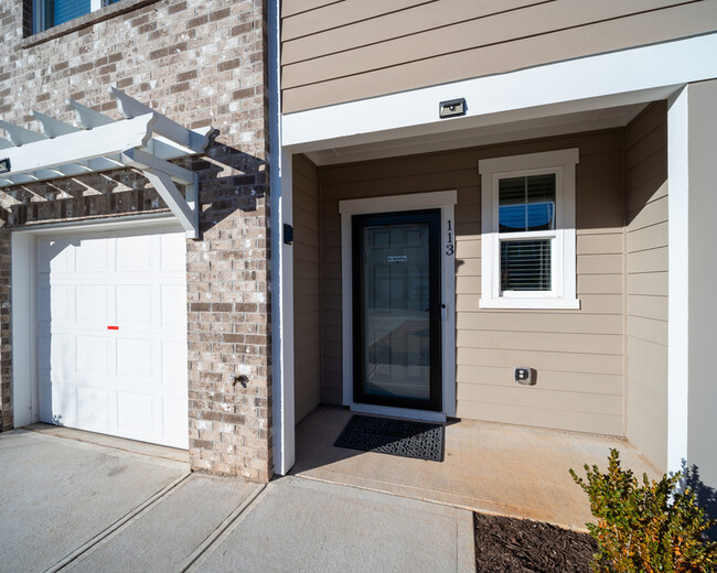 Building Photo - 113 Swindon Dr