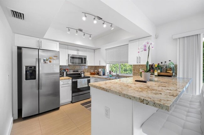 Foto del edificio - 811 Capri St