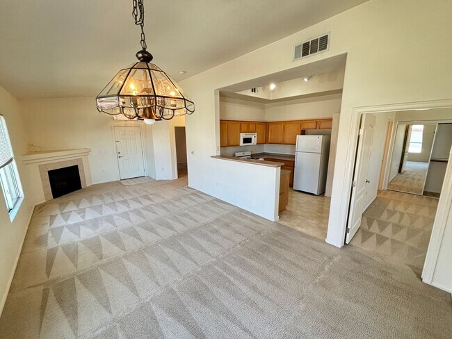 Foto del edificio - Beautiful 2Bed/2Bath Condo located in Henderson's Mission Ridge gated Community
