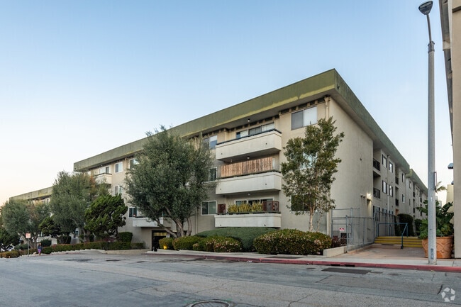 Commodore Condominium