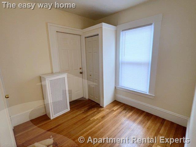 Building Photo - 543 Broadway