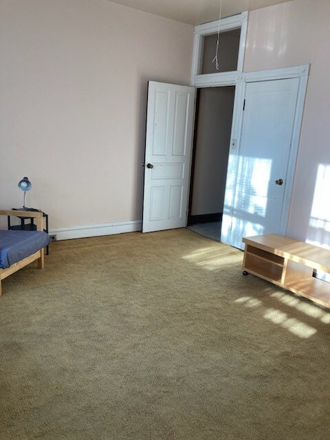 West facing room large, sunny, can supply f - 227 Buckingham Pl