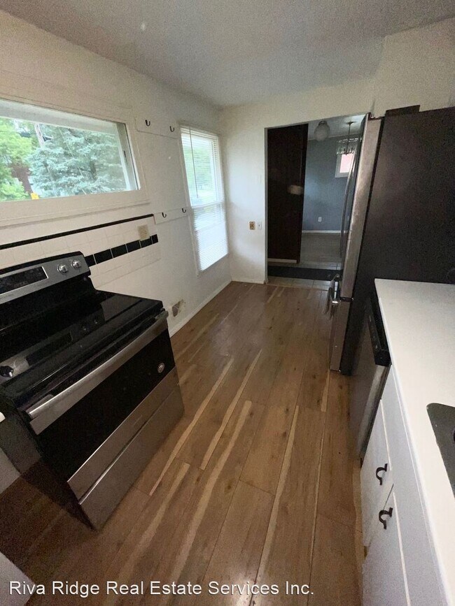 Building Photo - 3 br, 1 bath House - 552 Firethorne Drive