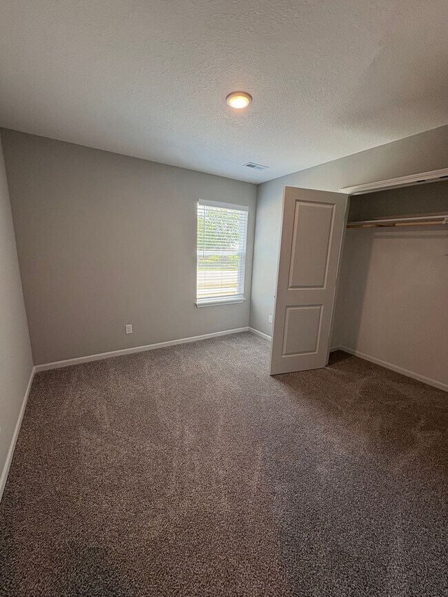 Building Photo - 610 Fall Meadow Ln