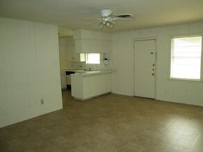 Building Photo - 5910 Ariel St