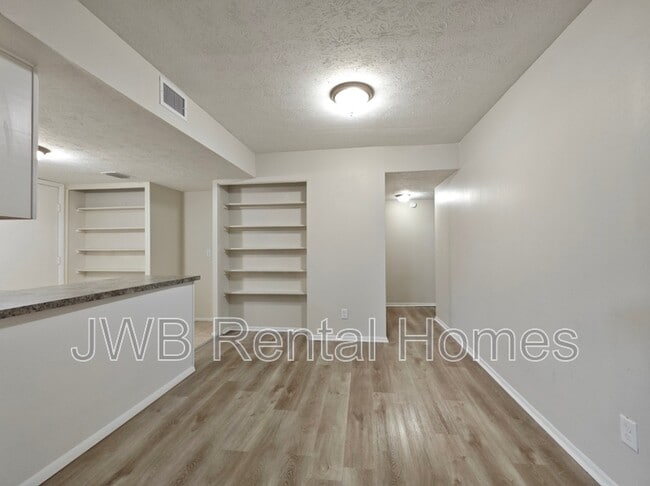 Photo - 7201 Arlington Expy Apartment