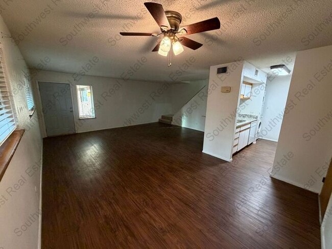 Building Photo - Great condo in Colonial Park