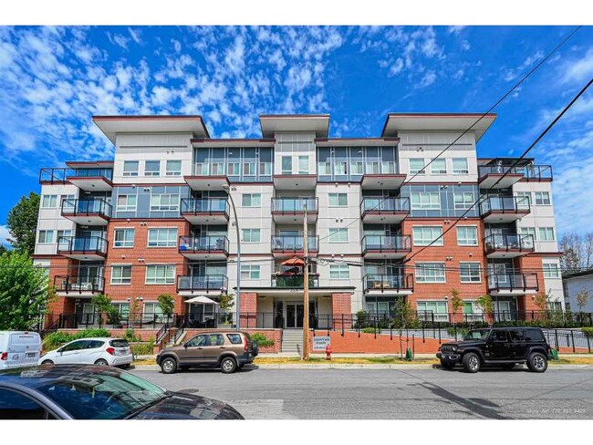 Building Photo - 2229 Atkins Av