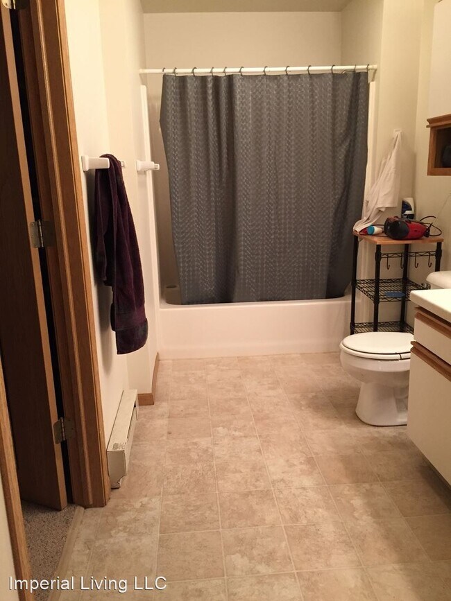 Building Photo - 1051 Imperial Cir