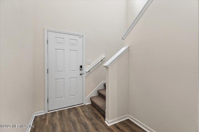 Building Photo - 187 Logrono Ct