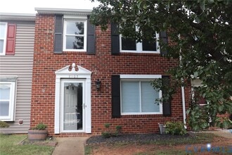 Building Photo - 8102 Clovertree Ct