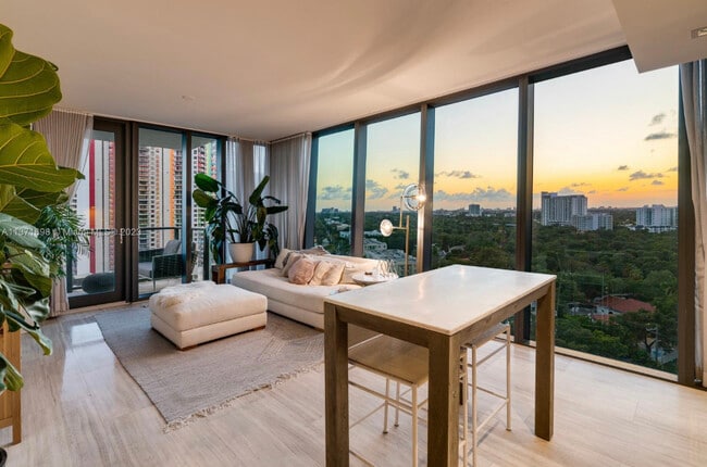 Building Photo - 1451 Brickell Ave