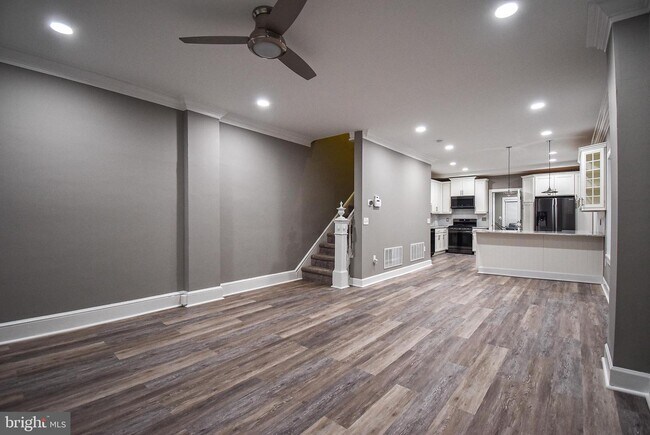 Foto del edificio - 130 Bradford Ave