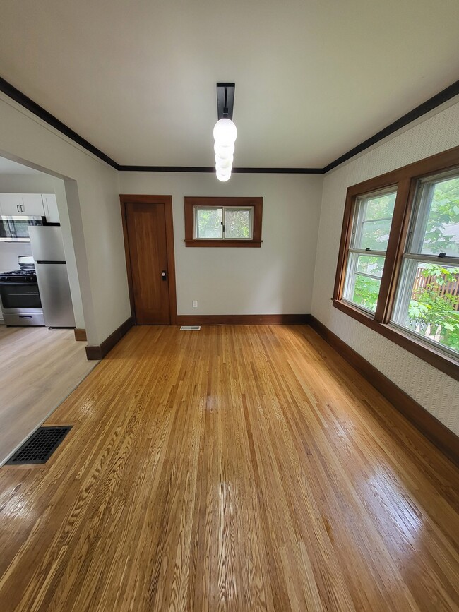 Building Photo - 42 Durham St